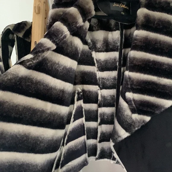 Sam Edelman Clara Faux Chinchilla Fur and Suede Vest - Picture 11 of 12